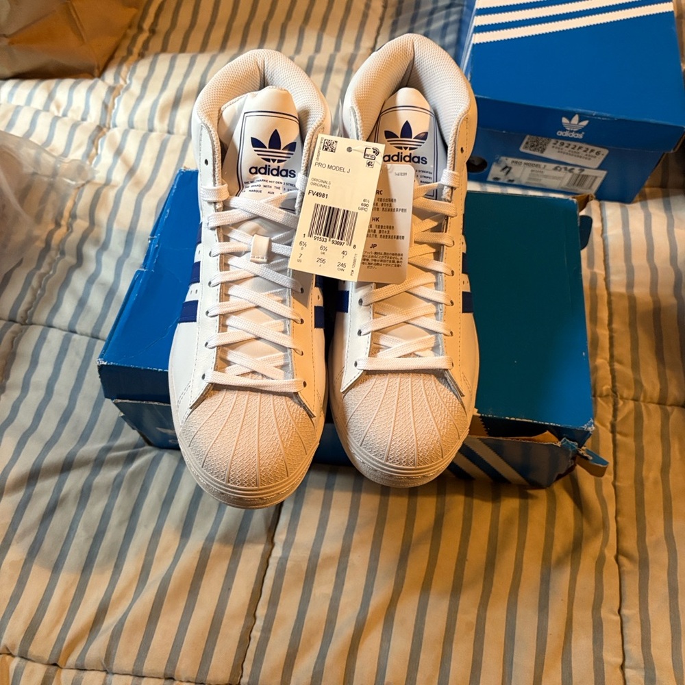 Adidas Pro Model White with Blue Stripes - Picture 3 of 9